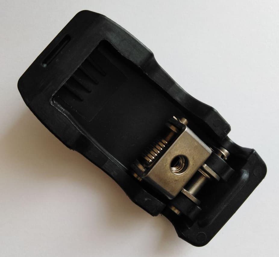 Защелка колпака F5P (13-6) Защелка колпака F5P (13-6)